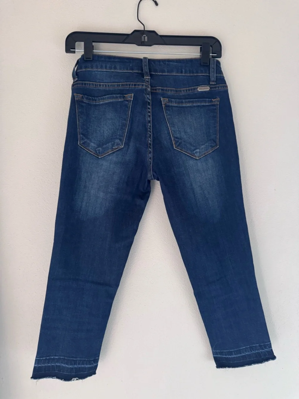 Kancan Size 5/26 Distressed Mid-Rise Women’s Capri Denim - Dark Blue - Picture 3 of 9